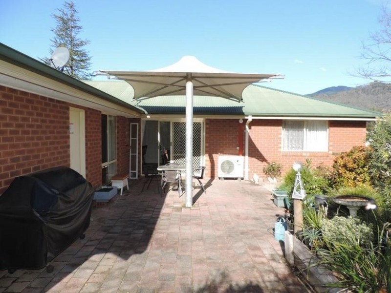 13 Mount Porepunkah Road, Bright VIC 3741