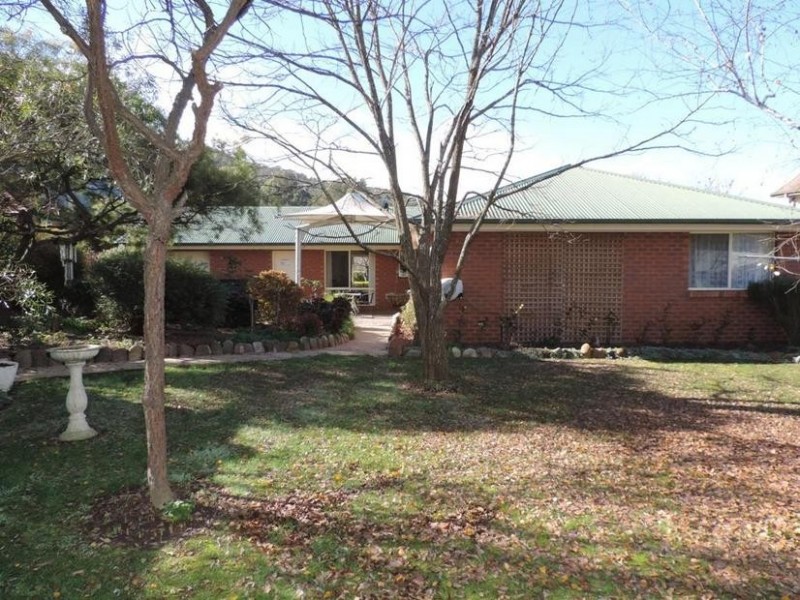 13 Mount Porepunkah Road, Bright VIC 3741