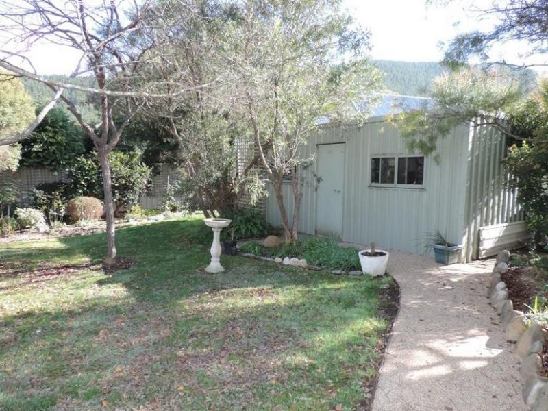 13 Mount Porepunkah Road, Bright VIC 3741