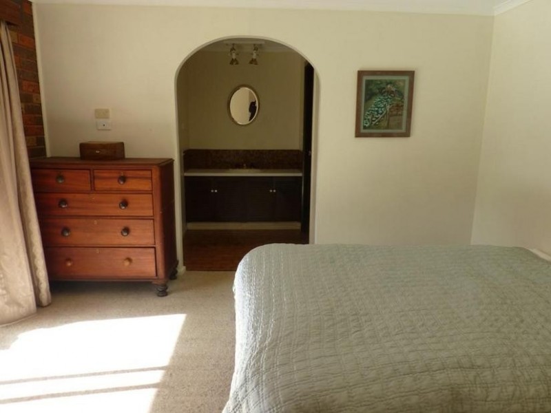 768 Morses Creek Rd, Wandiligong VIC 3744