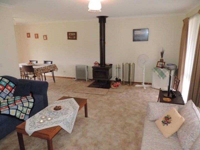 17 Lumley Drive, Bright VIC 3741