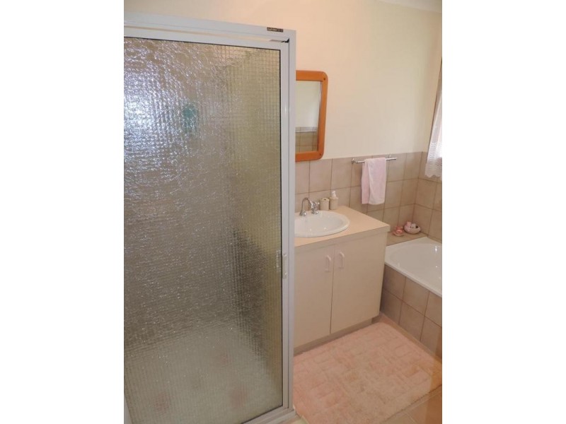 17 Lumley Drive, Bright VIC 3741