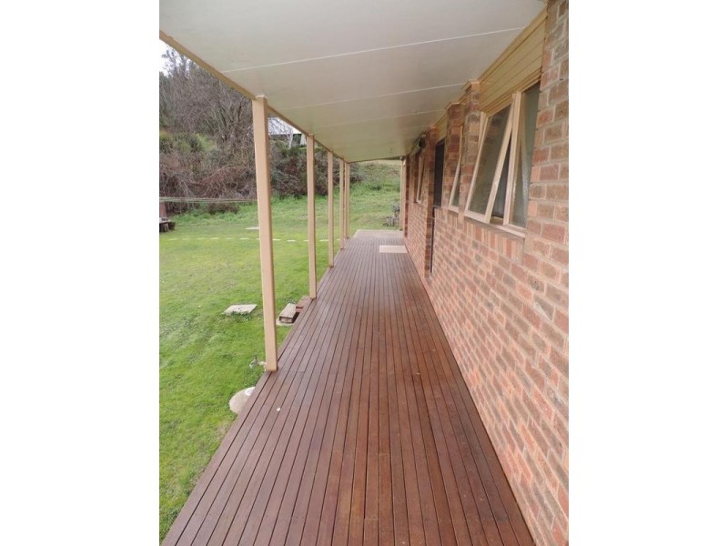 17 Lumley Drive, Bright VIC 3741