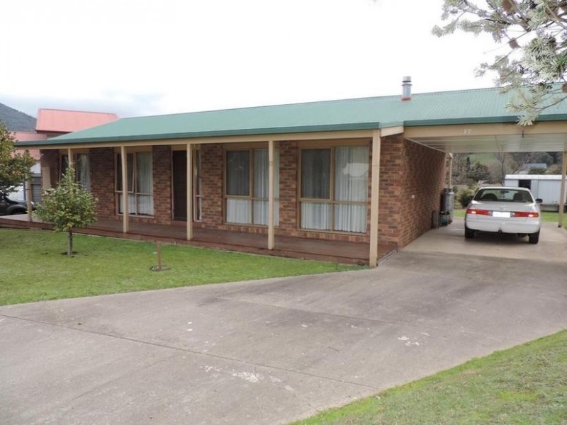17 Lumley Drive, Bright VIC 3741