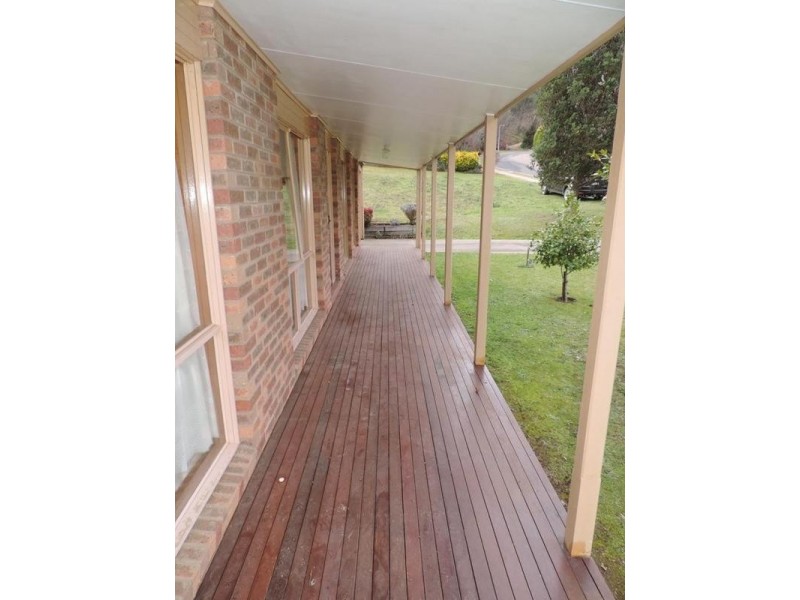 17 Lumley Drive, Bright VIC 3741