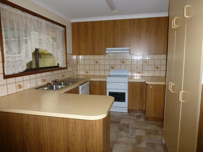 15 Iarias Lane, Bright VIC 3741