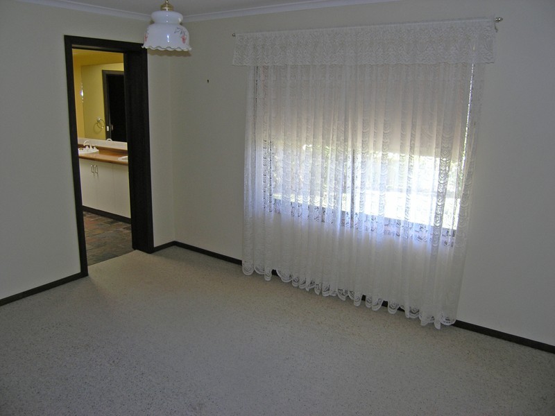 15 Iarias Lane, Bright VIC 3741