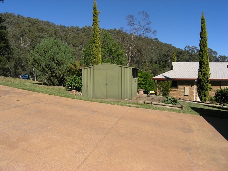 15 Iarias Lane, Bright VIC 3741