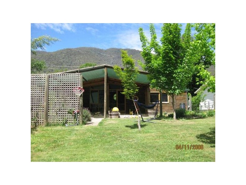 420 Morses Creek Rd, Wandiligong VIC 3744