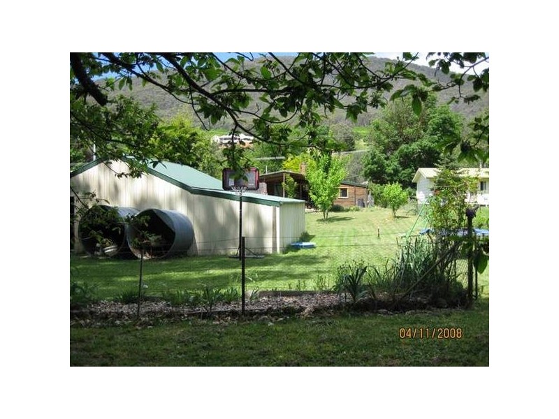 420 Morses Creek Rd, Wandiligong VIC 3744