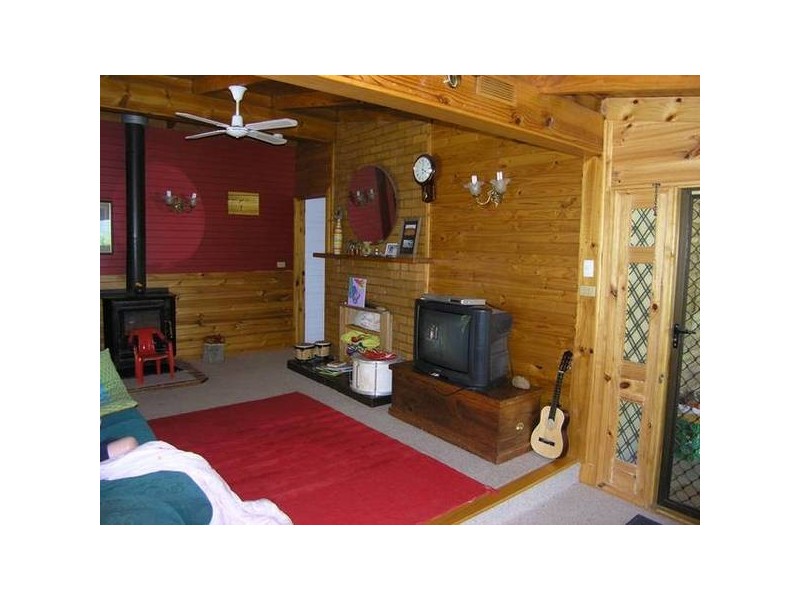 420 Morses Creek Rd, Wandiligong VIC 3744