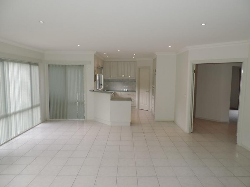 24 Norman Court, Bright VIC 3741