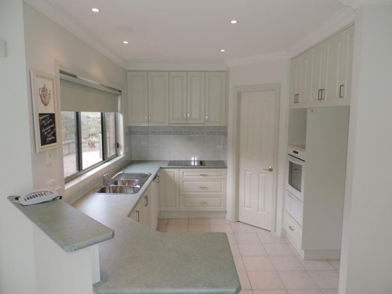 24 Norman Court, Bright VIC 3741