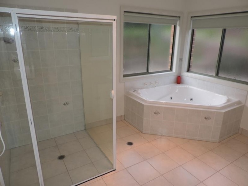 24 Norman Court, Bright VIC 3741