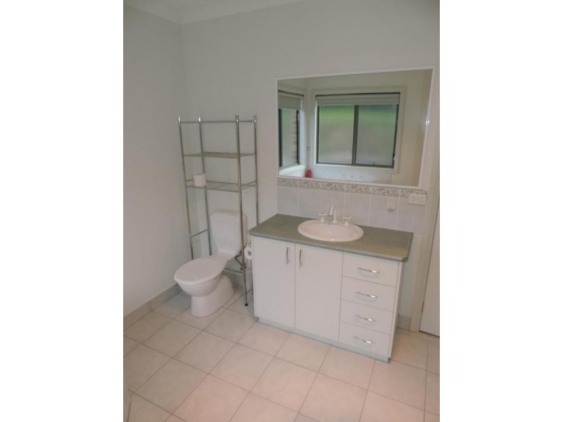 24 Norman Court, Bright VIC 3741