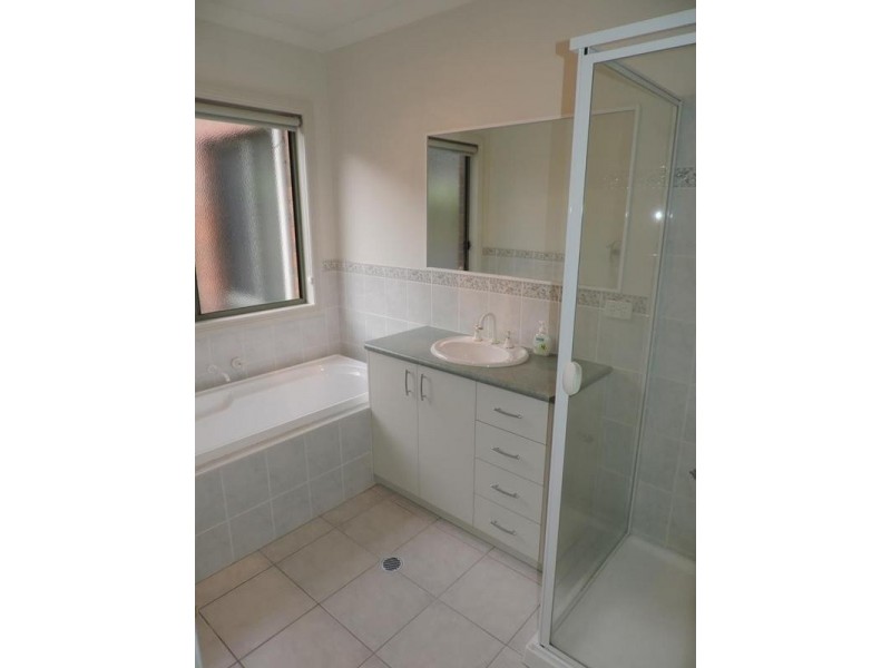 24 Norman Court, Bright VIC 3741