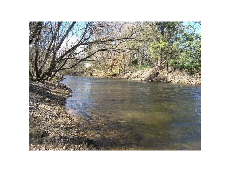 20 Showers Ave, Bright VIC 3741