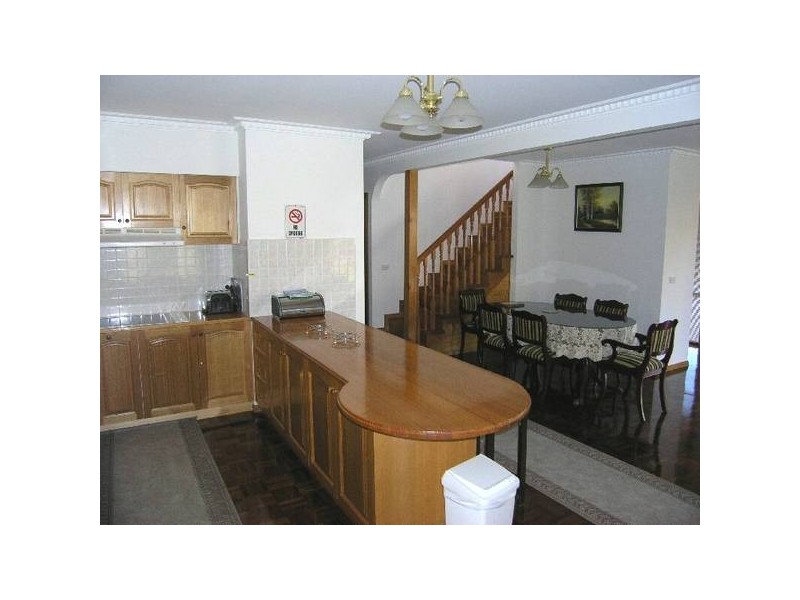 20 Showers Ave, Bright VIC 3741