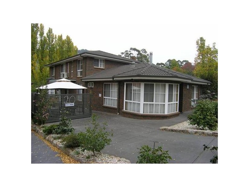 20 Showers Ave, Bright VIC 3741