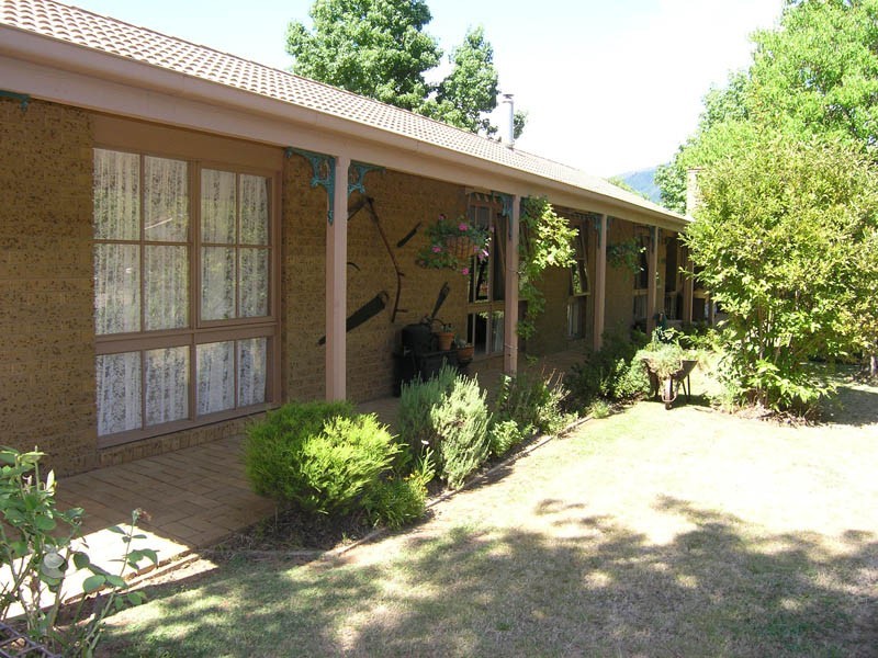 2 Spion Kopje Rd, Bright VIC 3741