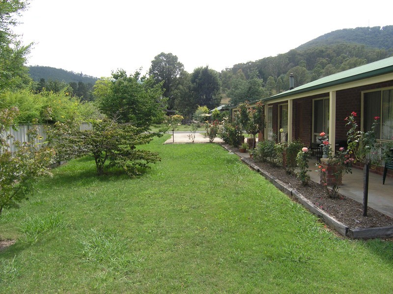 2 Lumley Drive, Bright VIC 3741