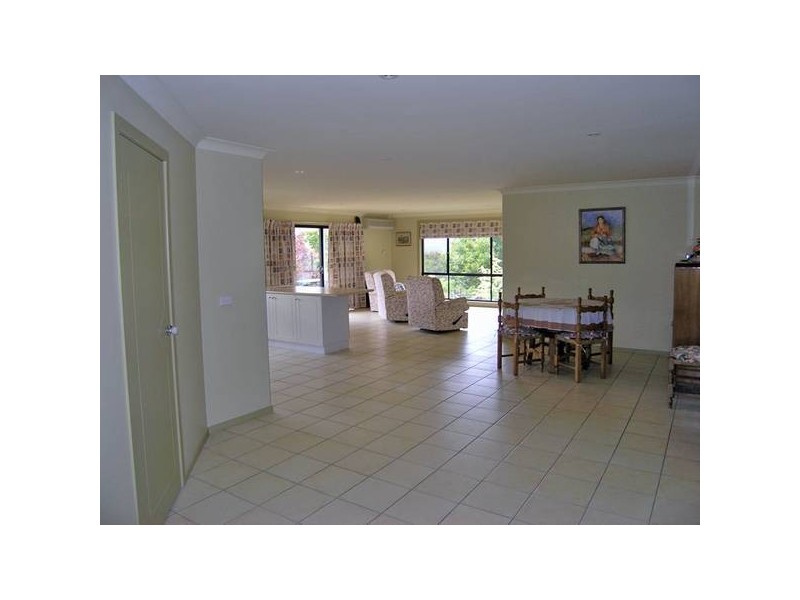 Nazife Crt, Bright VIC 3741