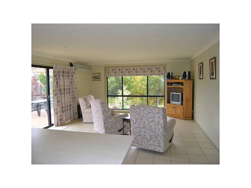 Nazife Crt, Bright VIC 3741