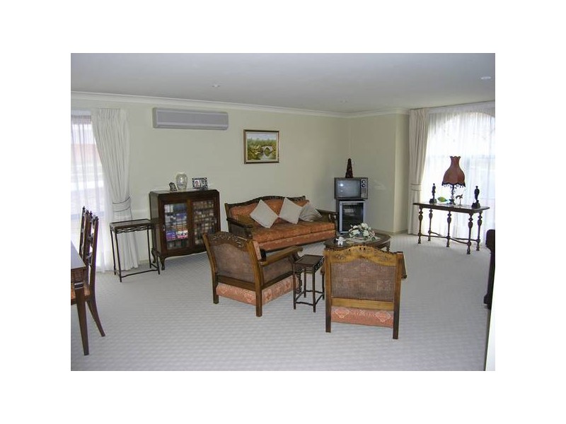 Nazife Crt, Bright VIC 3741