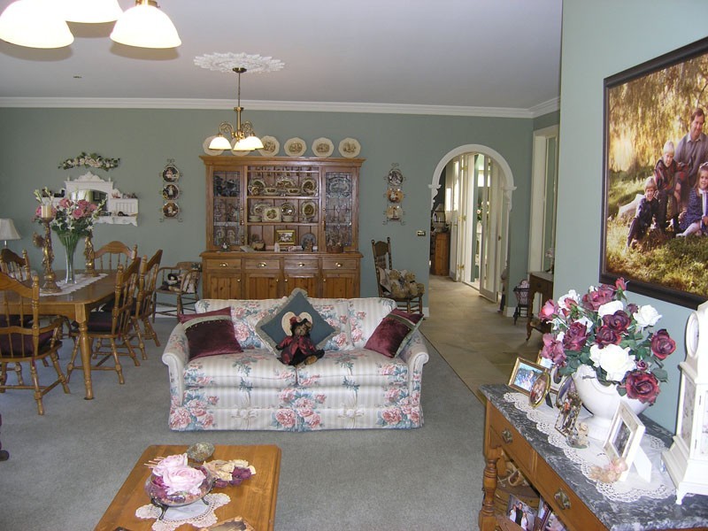 12 Walnut Grove, Bright VIC 3741