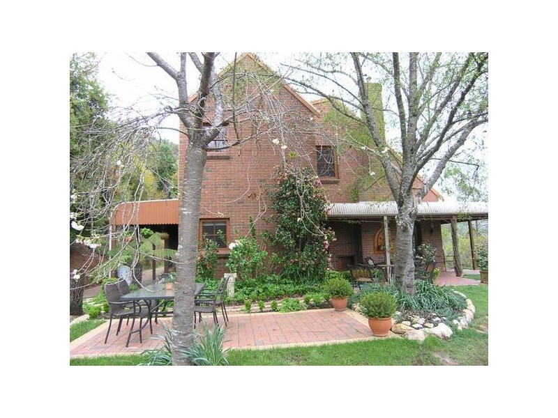 8 Barberry Court, Bright VIC 3741