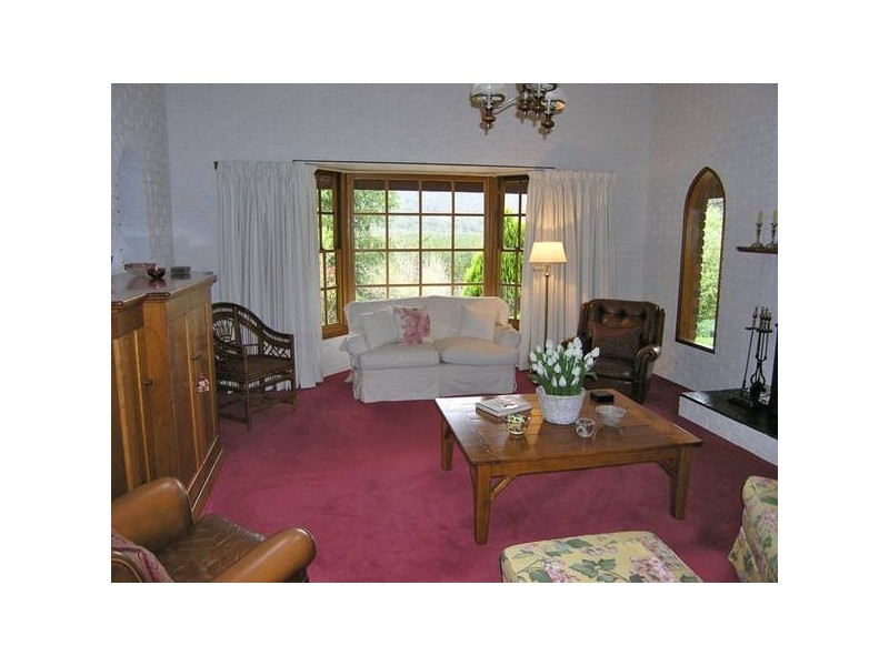 8 Barberry Court, Bright VIC 3741