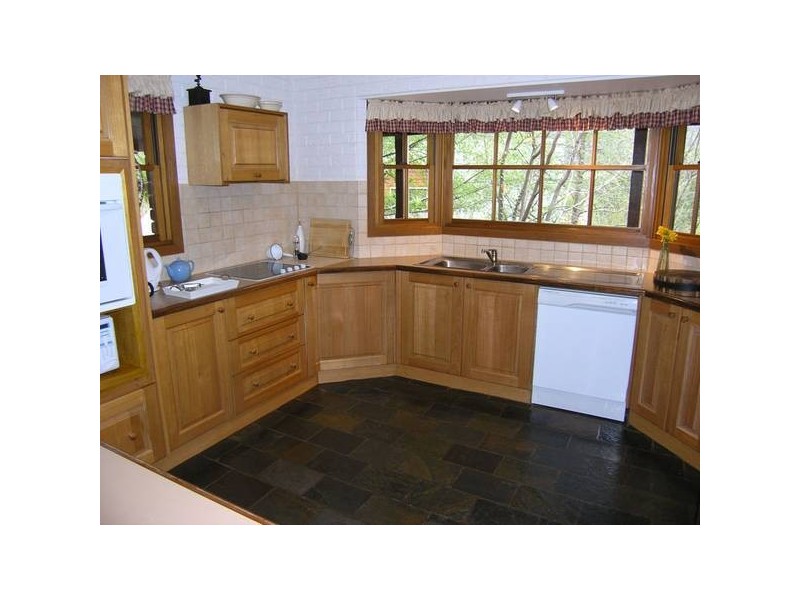 8 Barberry Court, Bright VIC 3741