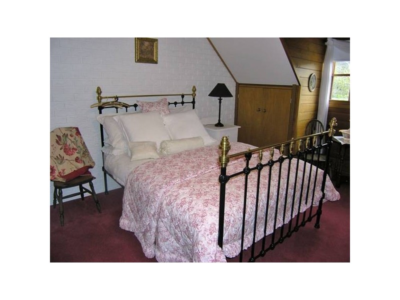 8 Barberry Court, Bright VIC 3741