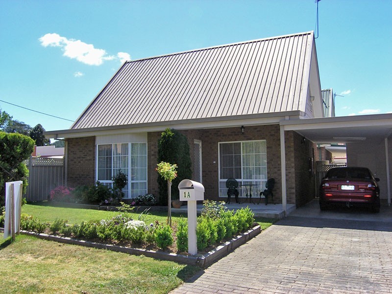 1A Butler Crt, Bright VIC 3741