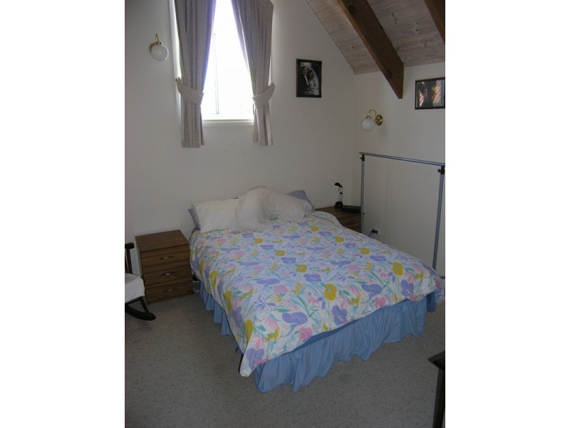 1A Butler Crt, Bright VIC 3741