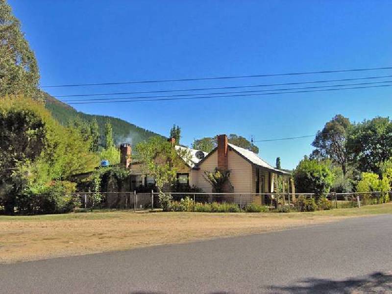 42 Centenary Ave, Wandiligong VIC 3744 the real estate agency Withdrawn