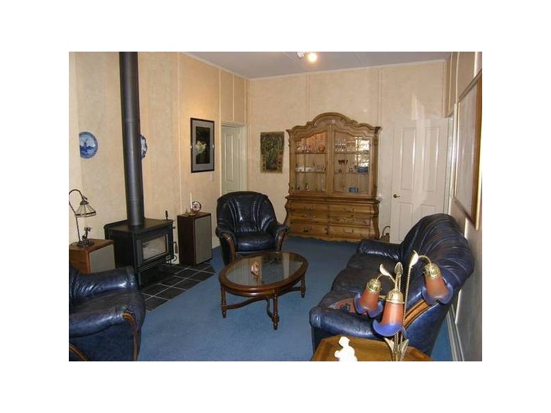 15 Cobden St, Bright VIC 3741