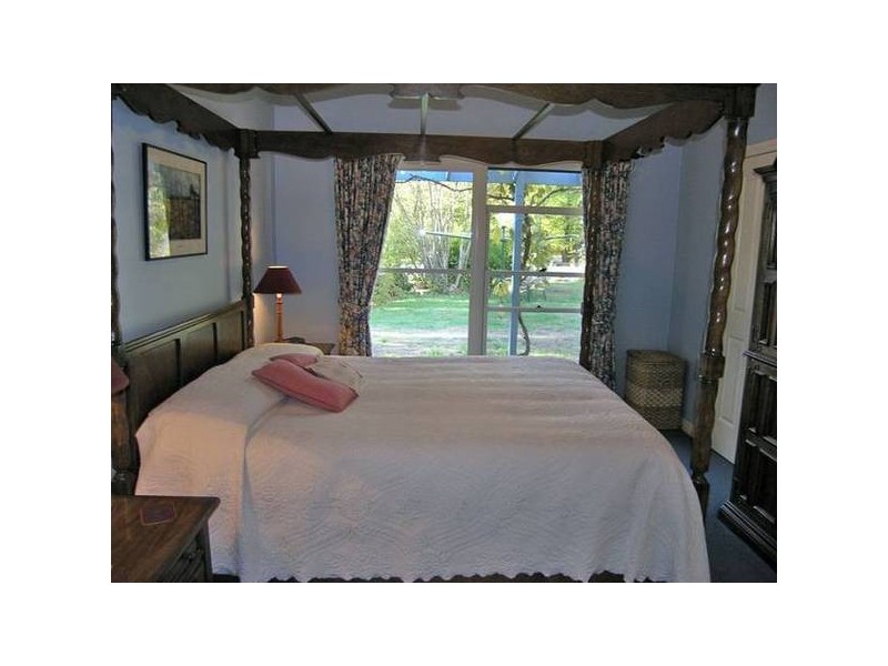 15 Cobden St, Bright VIC 3741