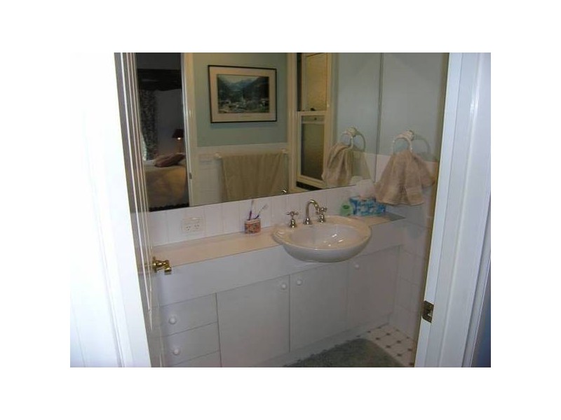 15 Cobden St, Bright VIC 3741