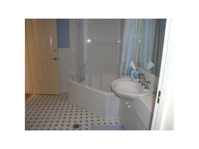 15 Cobden St, Bright VIC 3741