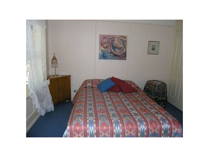 15 Cobden St, Bright VIC 3741