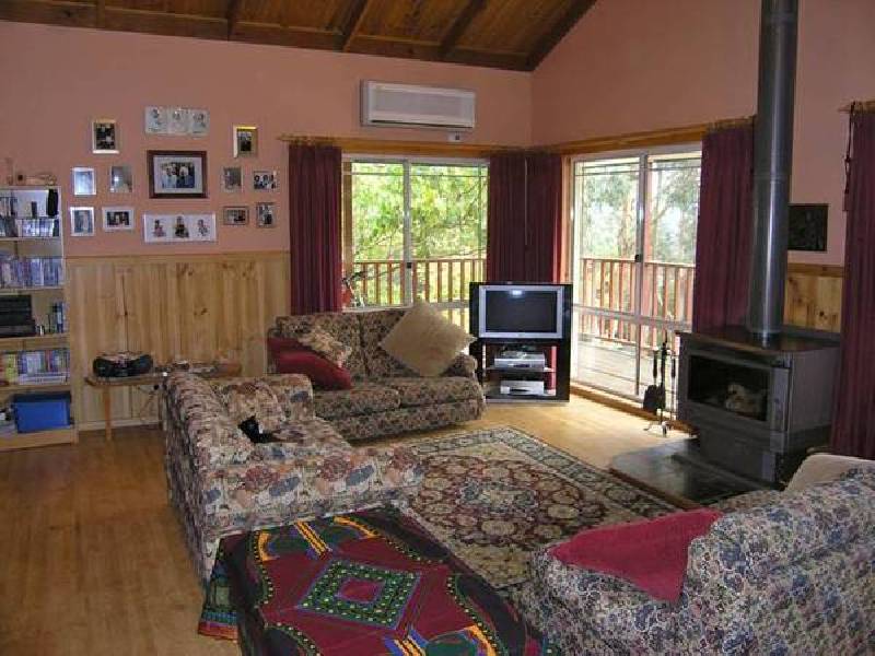 7 Woodlands Grove, Bright VIC 3741