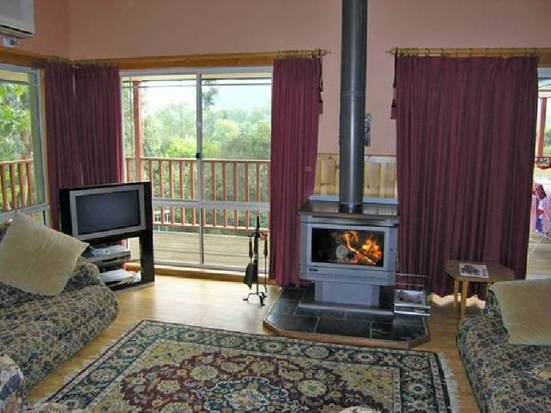 7 Woodlands Grove, Bright VIC 3741