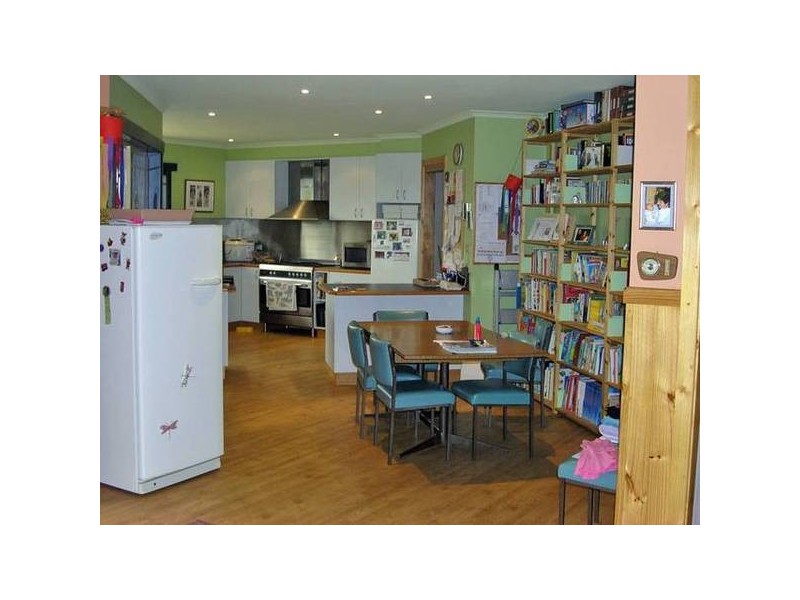 7 Woodlands Grove, Bright VIC 3741