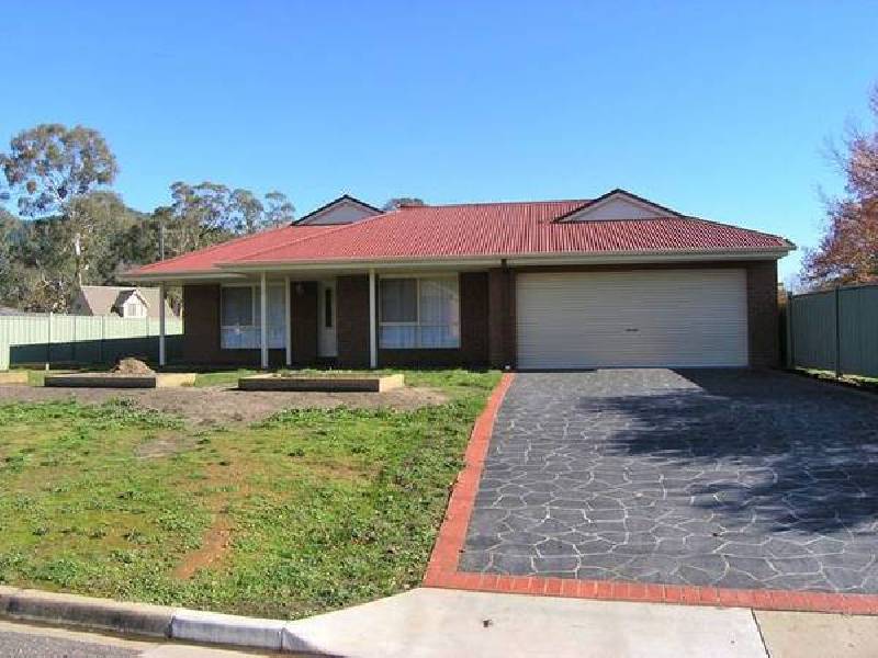 9 Hawthorn Lane, Bright VIC 3741
