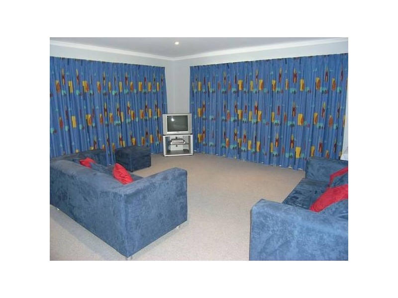 9 Hawthorn Lane, Bright VIC 3741