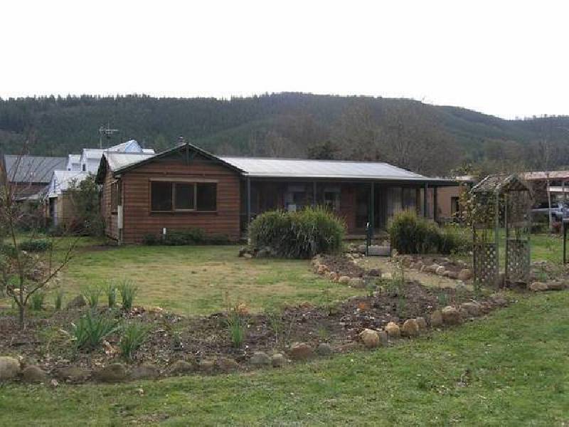 Toorak Rd, Bright VIC 3741