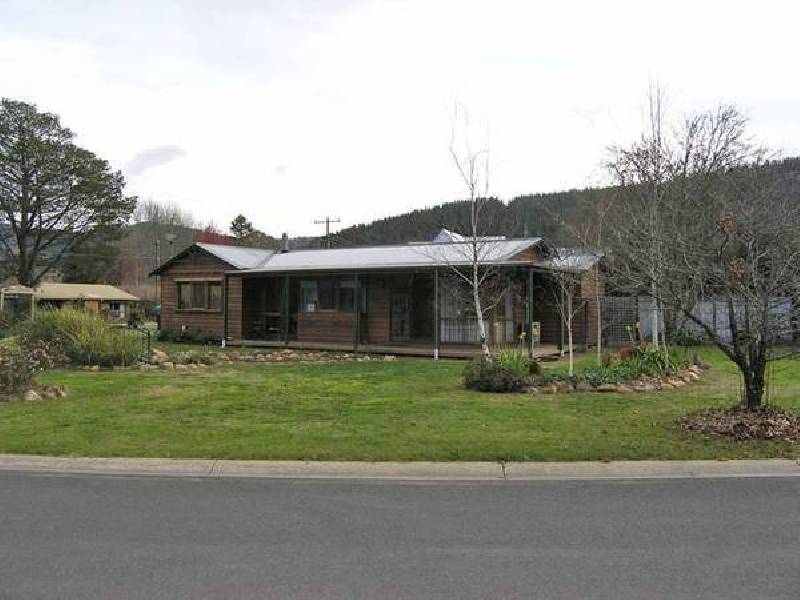 Toorak Rd, Bright VIC 3741