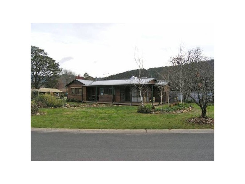 Toorak Rd, Bright VIC 3741