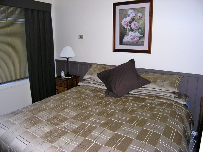 3 Claret Court, Bright VIC 3741